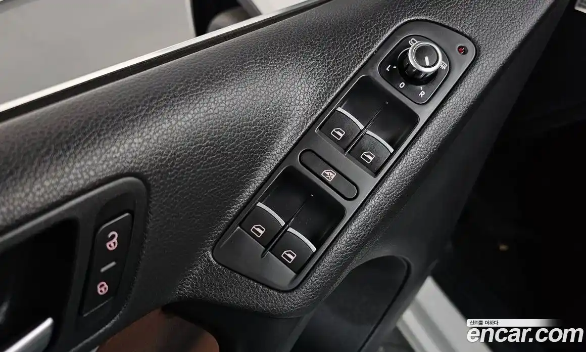 Volkswagen Tiguan 2014 2.0 Автомат в Москве № 186206, фото 8