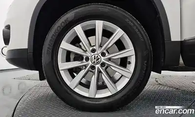 Volkswagen Tiguan 2014 2.0 Автомат в Москве № 186206, миниатюра 10