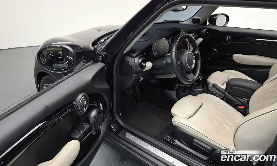 Mini Cooper 2023 2.0 Автомат в Москве № 186934, фото 8