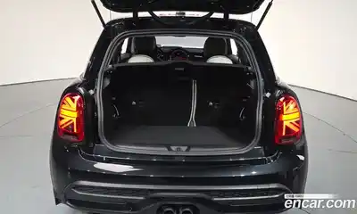 Mini Cooper 2023 2.0 Автомат в Москве № 186934, миниатюра 10