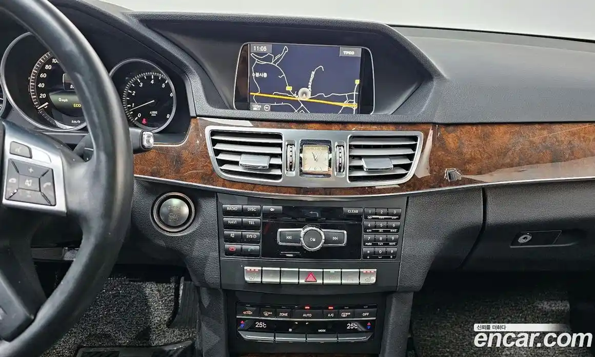 Mercedes-Benz E-Class 2014 3.5 Автомат в Москве № 193705, фото 17