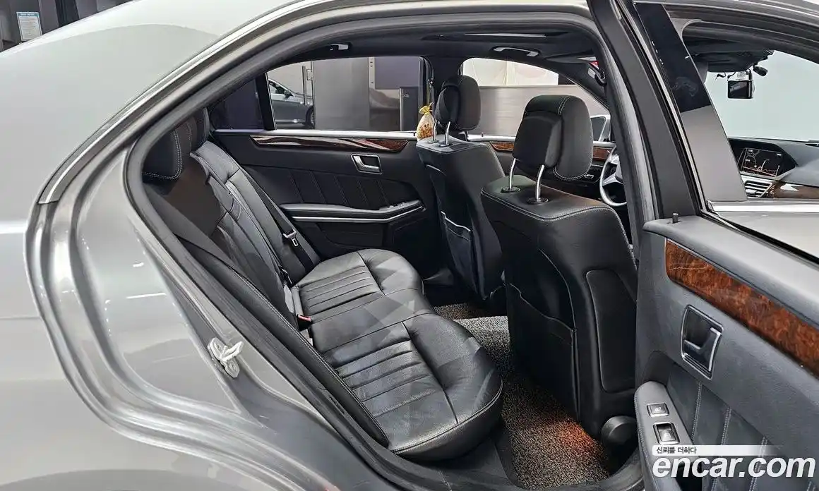 Mercedes-Benz E-Class 2014 3.5 Автомат в Москве № 193705, фото 6