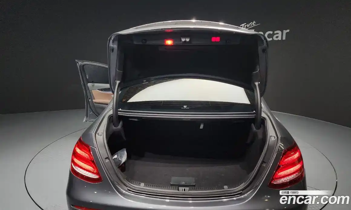 Mercedes-Benz E-Class 2019 2.0 Автомат в Москве № 194300, фото 19