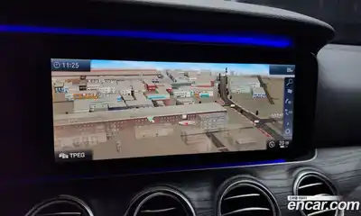 Mercedes-Benz E-Class 2019 2.0 Автомат в Москве № 194300, миниатюра 4