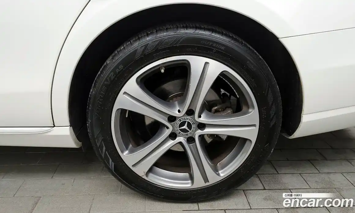 Mercedes-Benz E-Class 2018 2.0 Автомат в Москве № 194649, фото 1