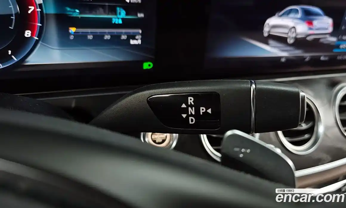 Mercedes-Benz E-Class 2018 2.0 Автомат в Москве № 194649, фото 19