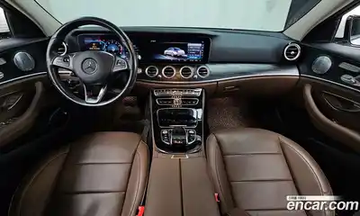 Mercedes-Benz E-Class 2018 2.0 Автомат в Москве № 194649, миниатюра 5