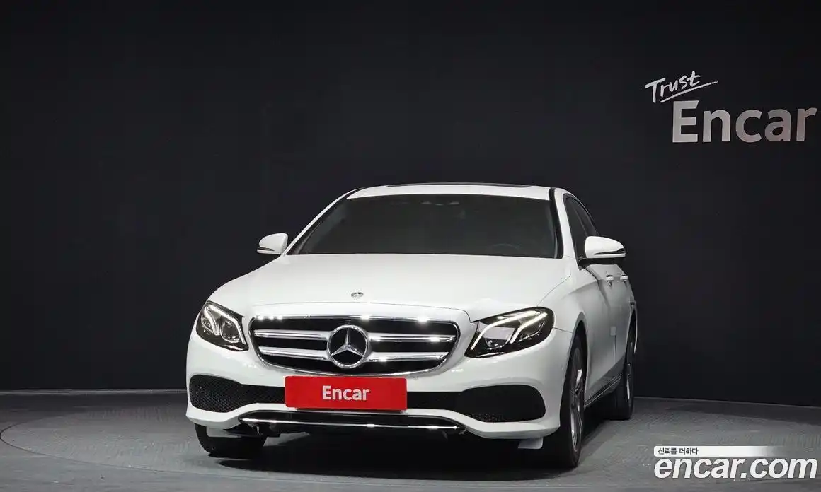 Mercedes-Benz E-Class 2018 2.0 Автомат в Москве № 194649, фото 9