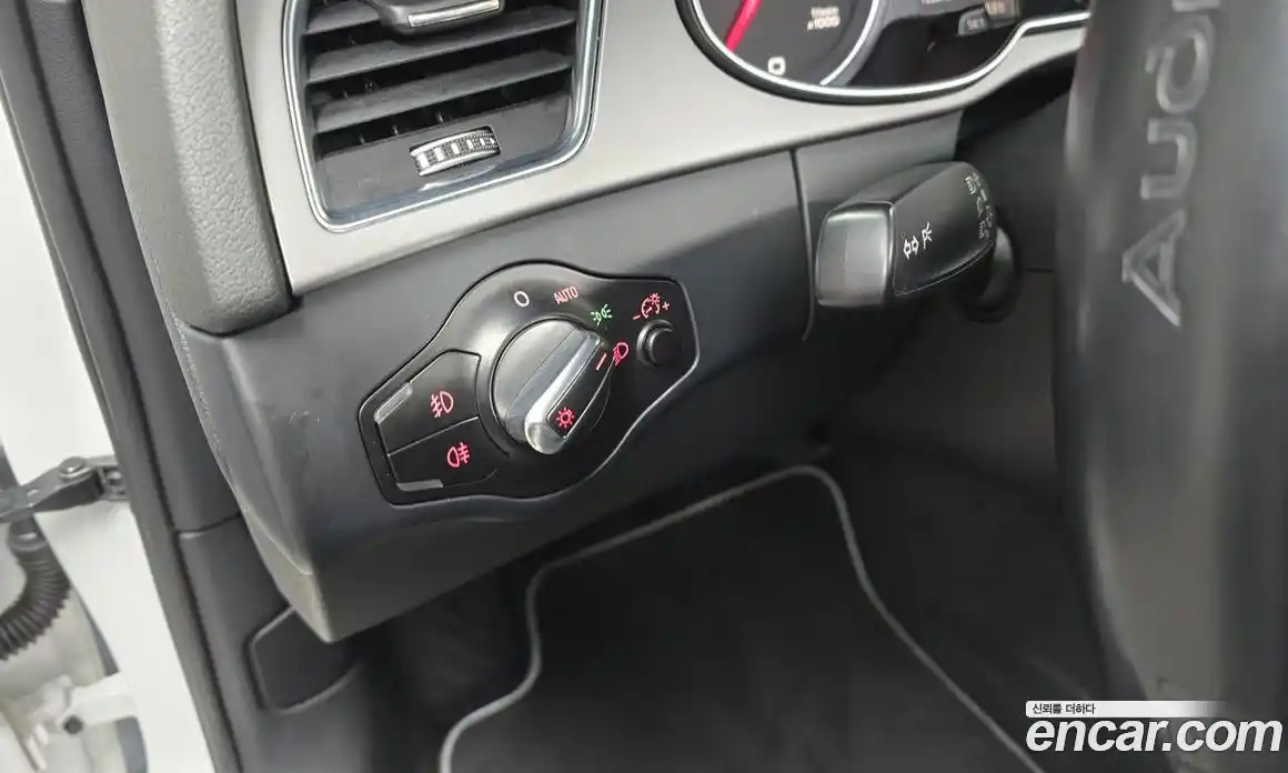 Audi A4 2013 2.0 Автомат в Москве № 196652, фото 15