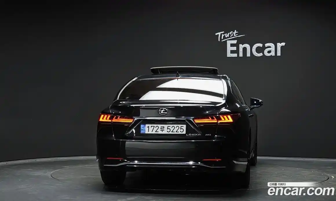 Lexus LS 2023 3.5 Автомат в Москве № 198838, фото 18