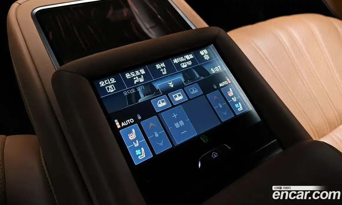 Lexus LS 2023 3.5 Автомат в Москве № 198838, фото 19