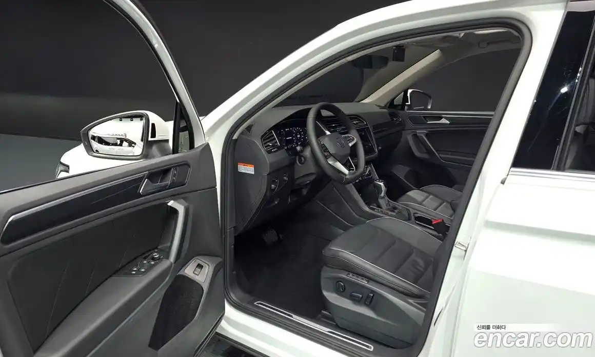 Volkswagen Tiguan 2024 2.0 Автомат в Москве № 198930, фото 11