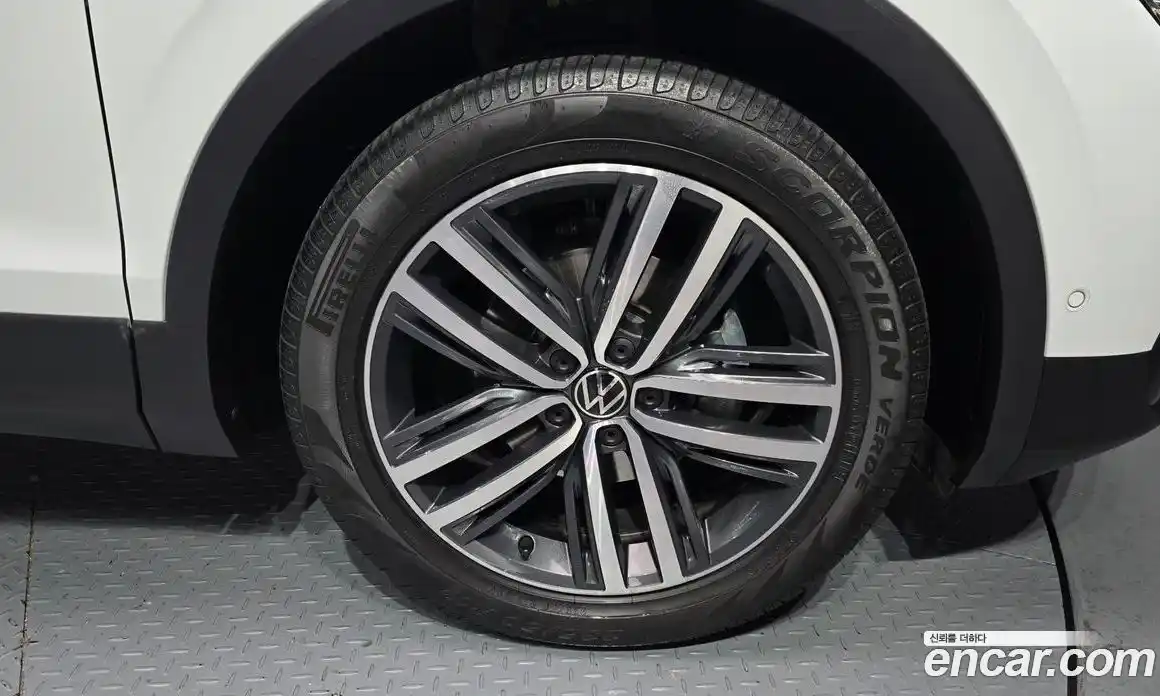 Volkswagen Tiguan 2024 2.0 Автомат в Москве № 198930, фото 5