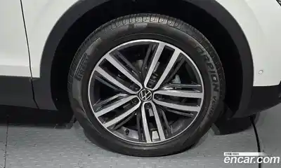 Volkswagen Tiguan 2024 2.0 Автомат в Москве № 198930, миниатюра 5