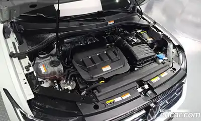 Volkswagen Tiguan 2024 2.0 Автомат в Москве № 198930, миниатюра 6