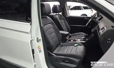 Volkswagen Tiguan 2024 2.0 Автомат в Москве № 198930, миниатюра 10