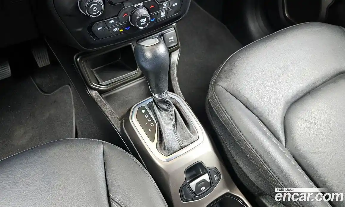 Jeep Renegade 2019 2.4 Автомат в Москве № 199397, фото 7