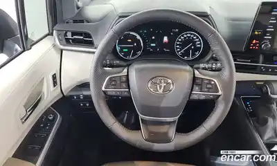 Toyota Sienna, 2024