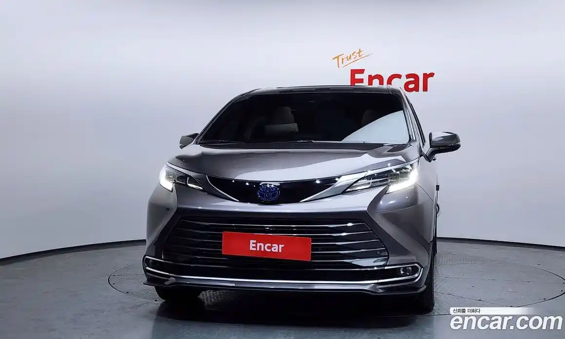 Toyota Sienna 2024 2.5 Автомат в Москве № 199543, фото 18