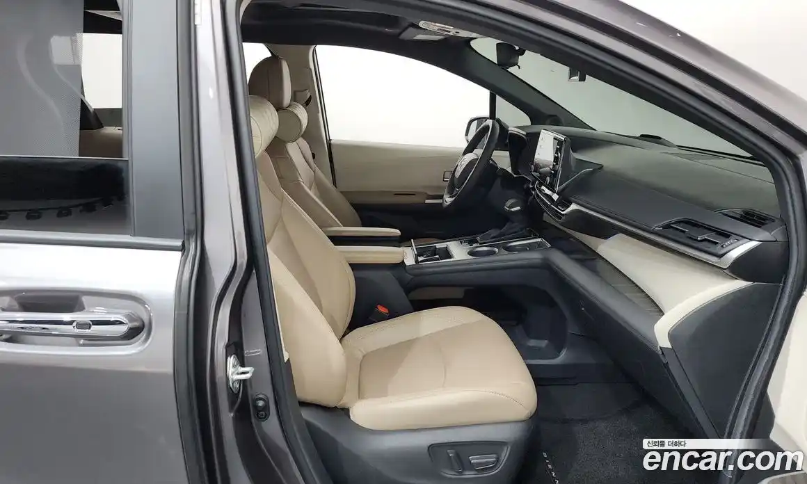 Toyota Sienna 2024 2.5 Автомат в Москве № 199543, фото 20