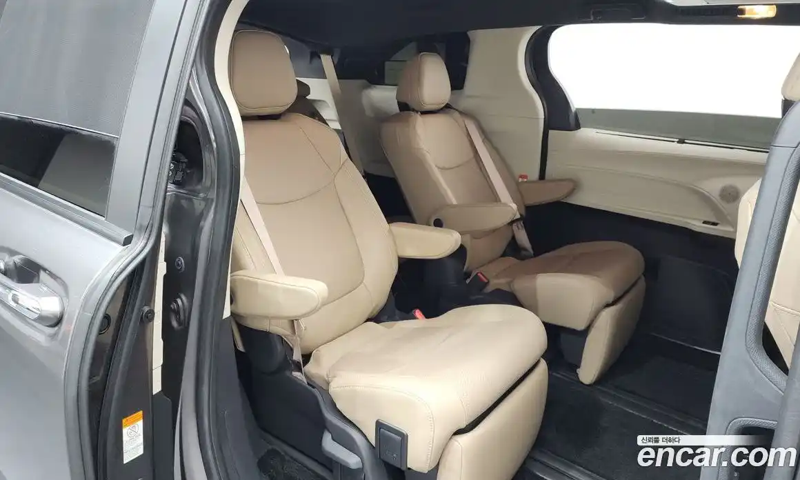 Toyota Sienna 2024 2.5 Автомат в Москве № 199543, фото 4