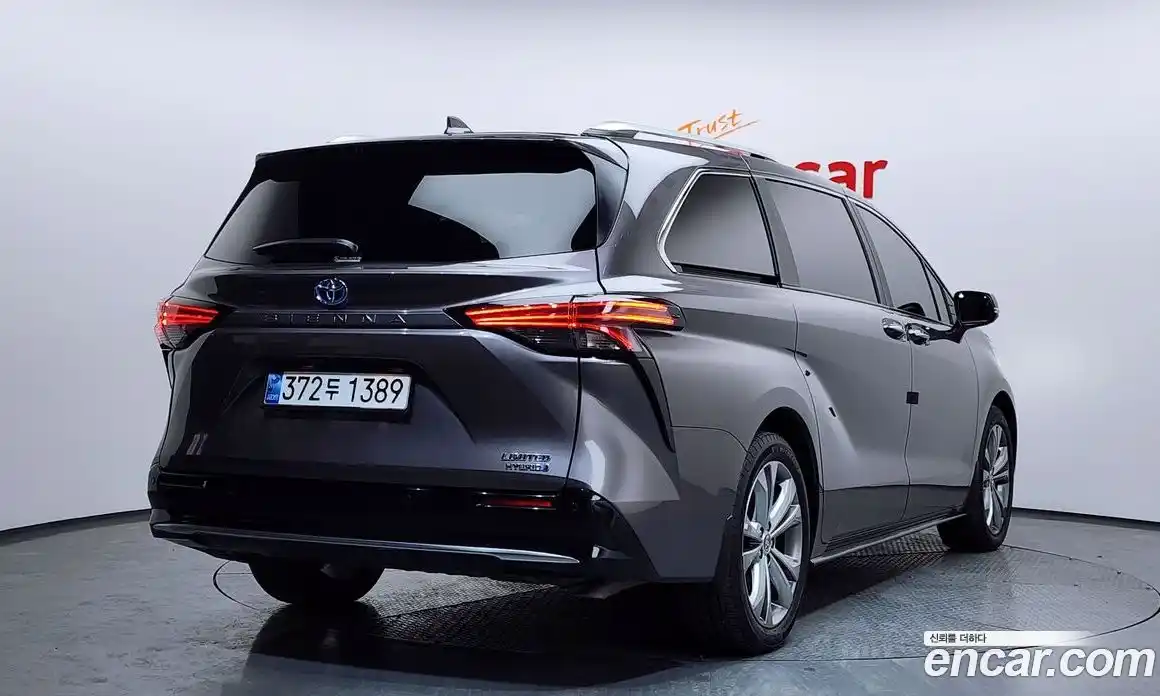 Toyota Sienna 2024 2.5 Автомат в Москве № 199543, фото 8