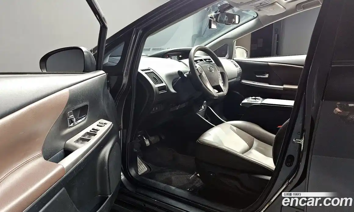 Toyota Prius 2017 1.8 Автомат в Москве № 199710, фото 18