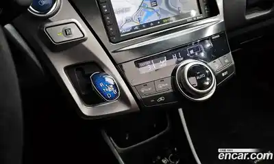 Toyota Prius 2017 1.8 Автомат в Москве № 199710, миниатюра 6