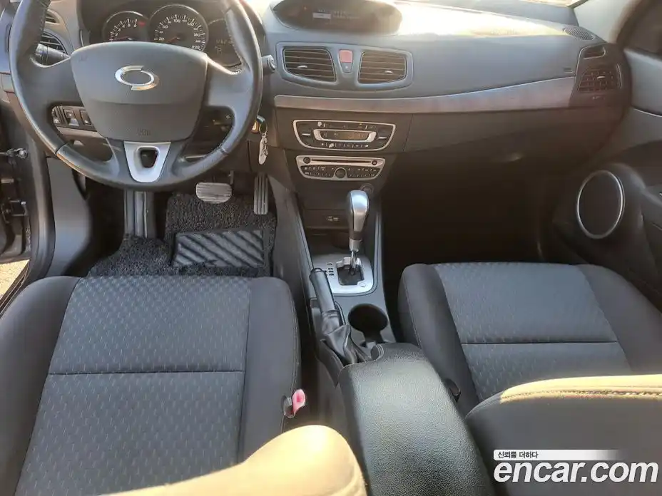 Renault SM3 2011 1.6 Автомат в Москве № 210015, фото 9