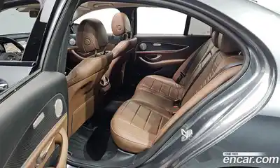 Mercedes-Benz E-Class 2018 2.0 Автомат в Москве № 212077, миниатюра 2