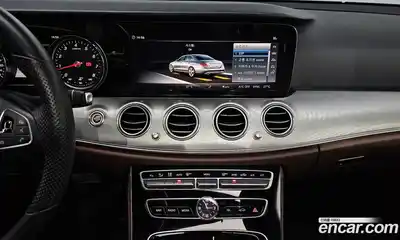 Mercedes-Benz E-Class 2018 2.0 Автомат в Москве № 212077, миниатюра 4