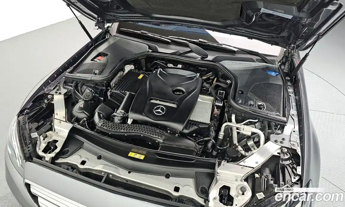 Mercedes-Benz E-Class 2018 2.0 Автомат в Москве № 212077, фото 9