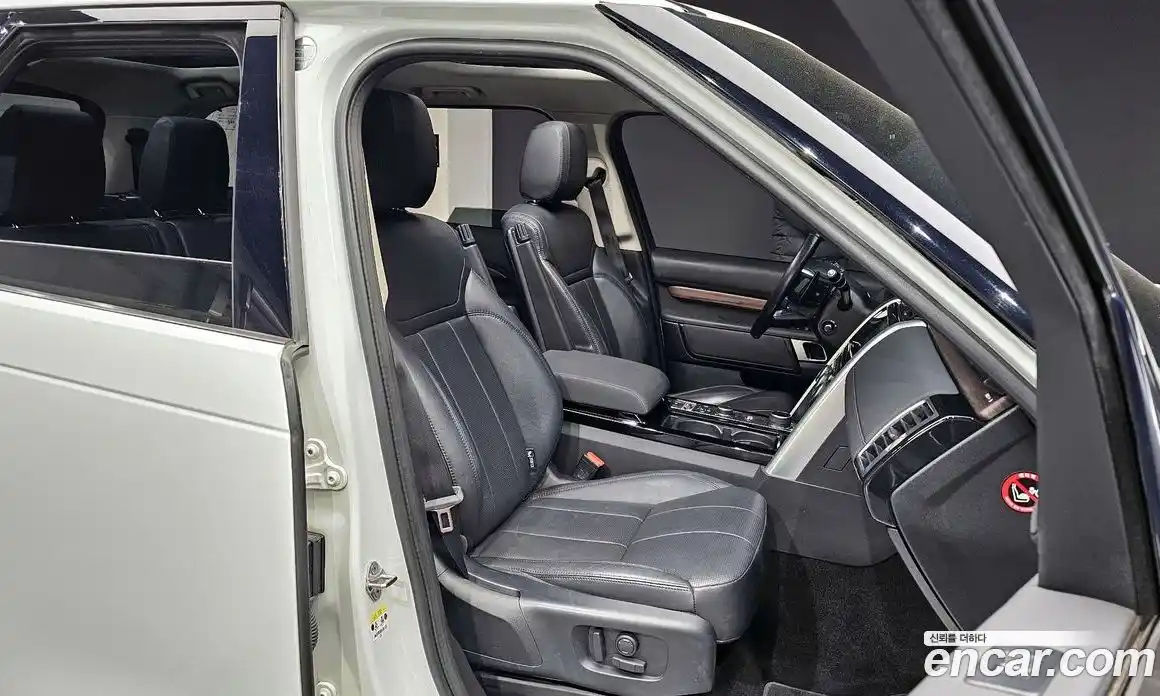 Land Rover Discovery 2019 3.0 Автомат в Москве № 213859, фото 16