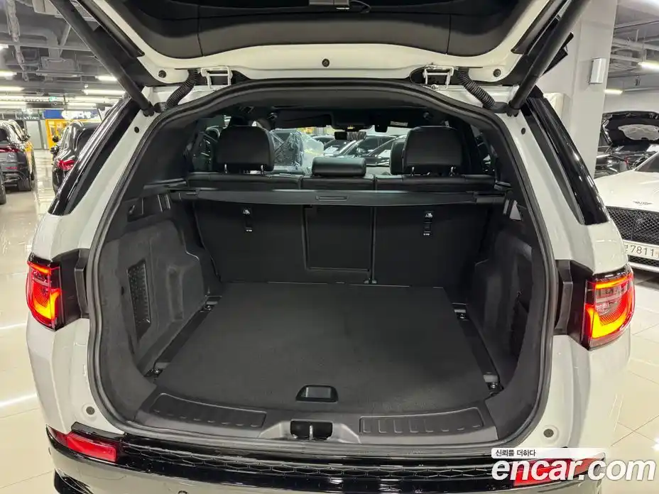 Land Rover Discovery Sport 2025 2.0 Автомат в Москве № 213887, фото 14