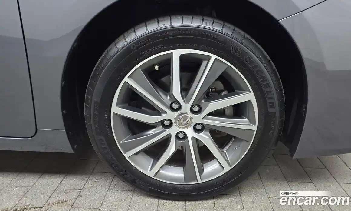 Lexus ES 2018 2.5 Автомат в Москве № 214639, фото 13