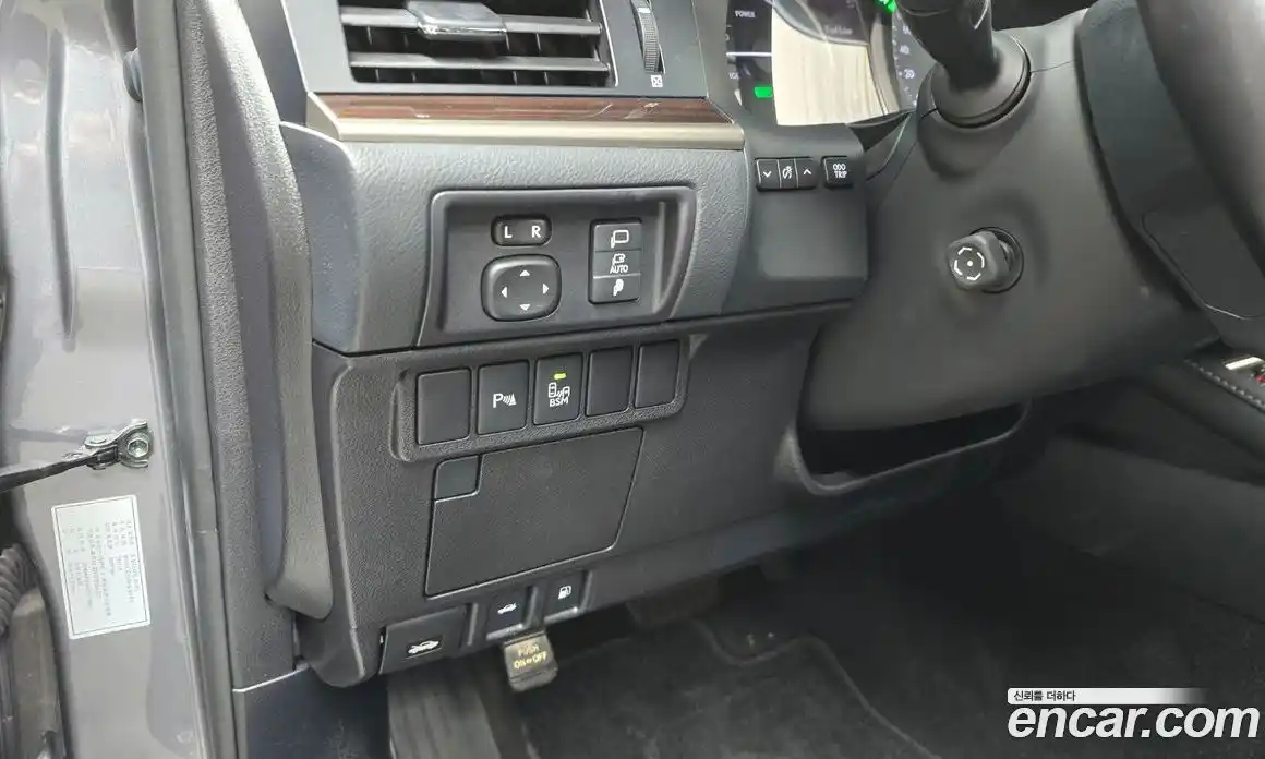 Lexus ES 2018 2.5 Автомат в Москве № 214639, фото 17