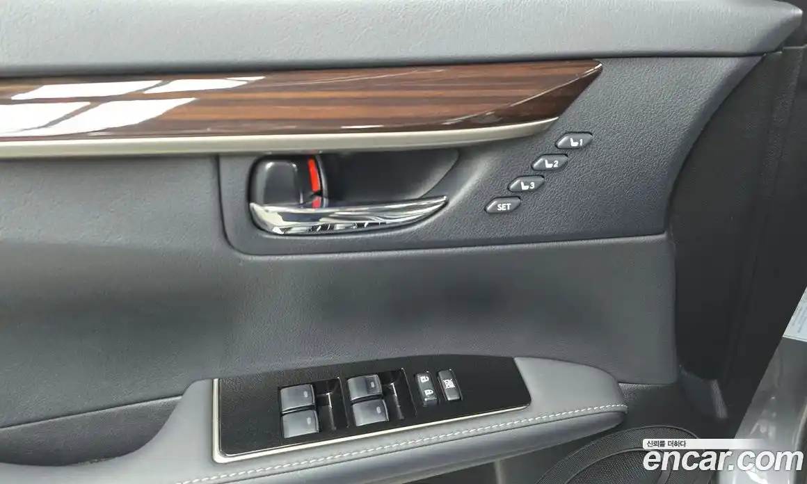 Lexus ES 2018 2.5 Автомат в Москве № 214639, фото 7