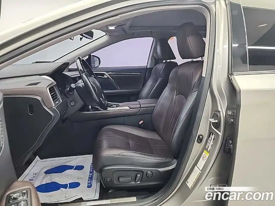 Lexus RX 2017 3.5 Автомат в Москве № 214845, фото 11