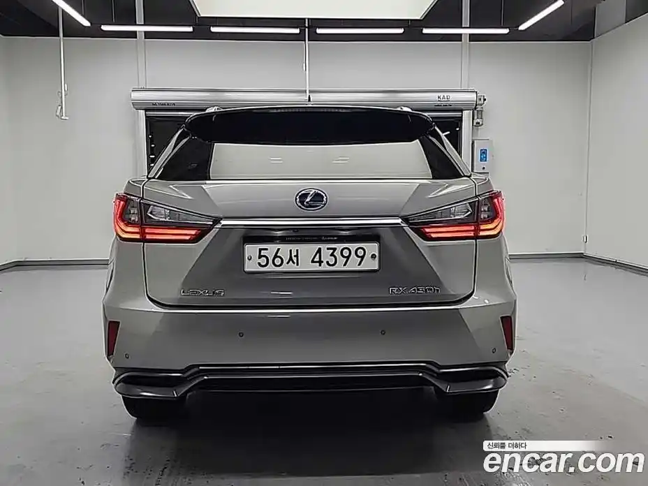 Lexus RX 2017 3.5 Автомат в Москве № 214845, фото 3