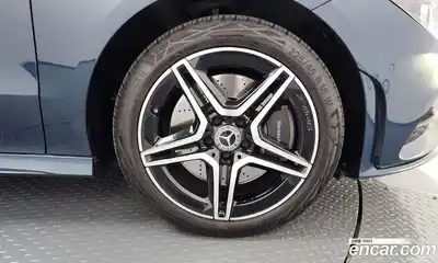 Mercedes-Benz CLA-Class 2020 2.0 Автомат в Москве № 220350, миниатюра 2