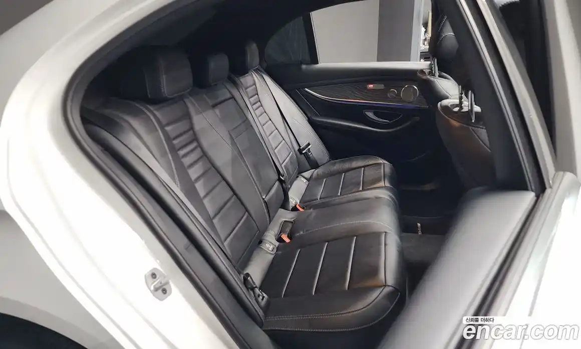 Mercedes-Benz E-Class 2022 2.0 Автомат в Москве № 224810, фото 9