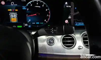 Mercedes-Benz E-Class 2021 2.0 Автомат в Москве № 225110, миниатюра 12