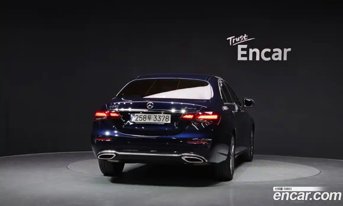 Mercedes-Benz E-Class 2021 2.0 Автомат в Москве № 225110, фото 17