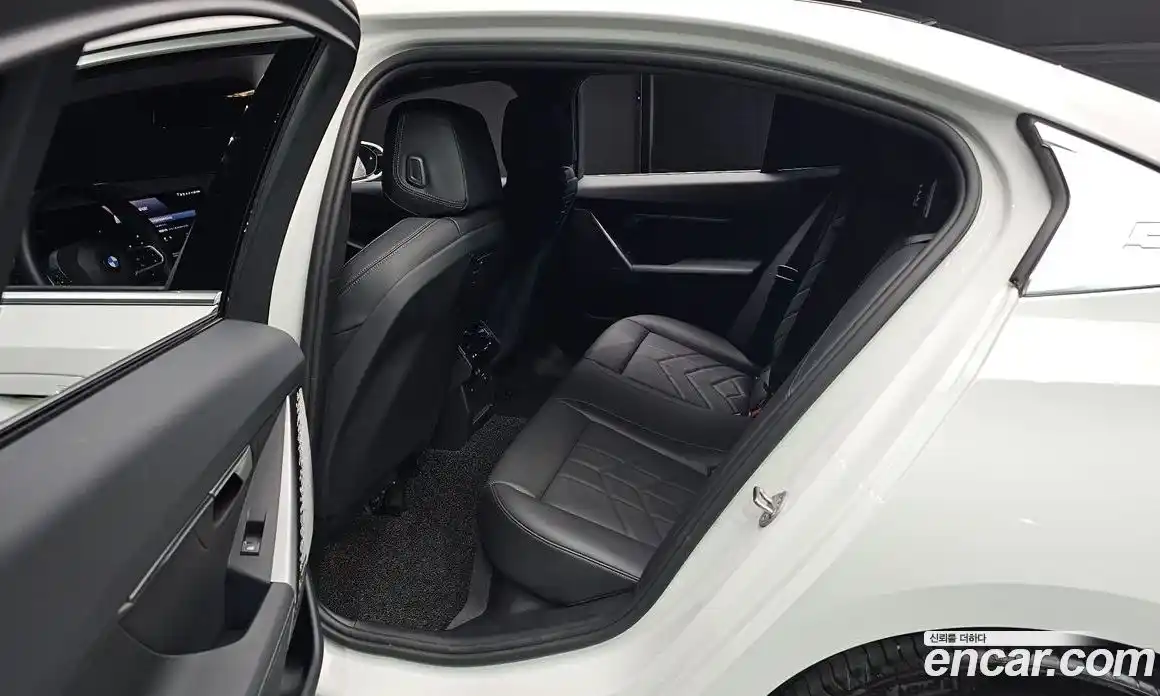 BMW 5-Series 2024 2.0 Автомат в Москве № 227854, фото 12