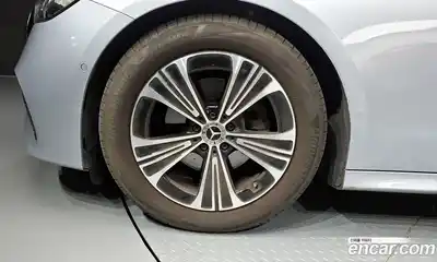 Mercedes-Benz E-Class 2025 2.0 Автомат в Москве № 229453, миниатюра 4