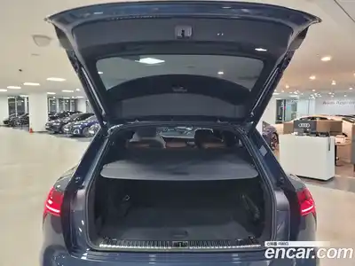 Audi Q8 e-tron 2024 0.3 Автомат в Москве № 230302, миниатюра 11