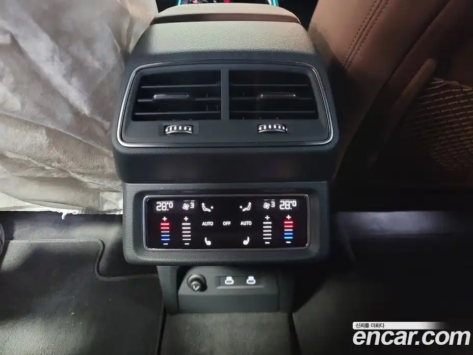 Audi Q8 e-tron 2024 0.3 Автомат в Москве № 230302, фото 13