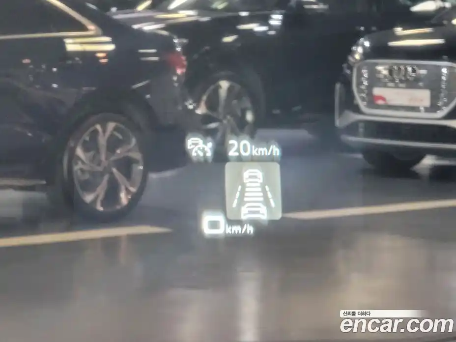 Audi Q8 e-tron 2024 0.3 Автомат в Москве № 230302, фото 15