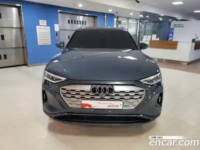 Audi Q8 e-tron 2024 0.3 Автомат в Москве № 230302, миниатюра 3