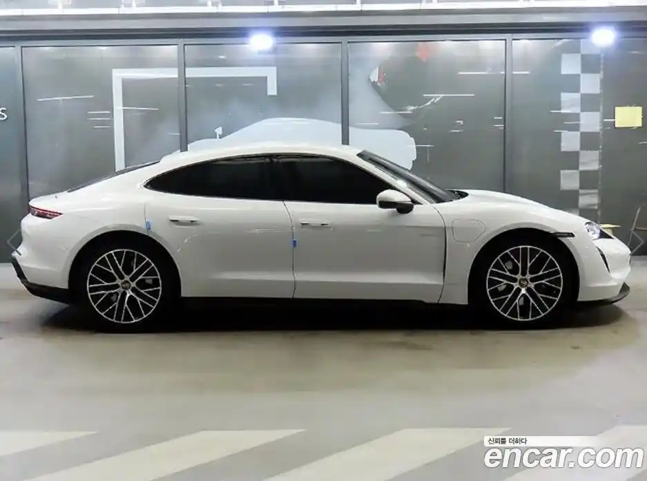 Porsche Taycan 2022 Автомат в Москве № 231018, фото 3